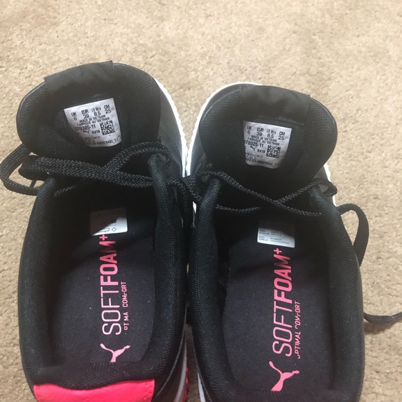 ****SOLD ****Womens Puma Soft Foam Sneaker - Picture 8 of 16